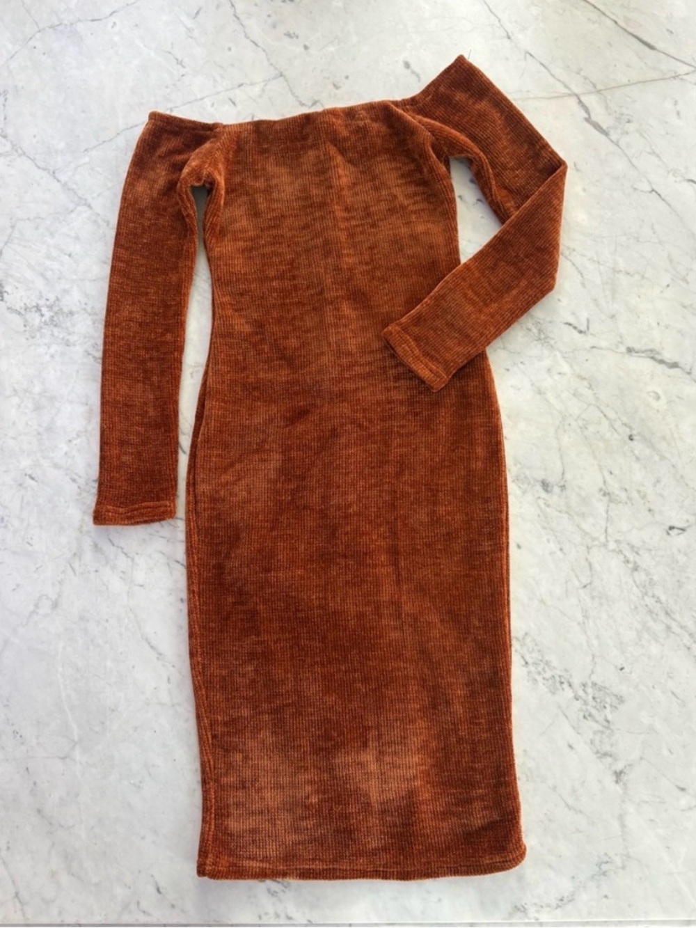 a'gaci Off-Shoulder Ribbed Midi Dress in Rust Orange